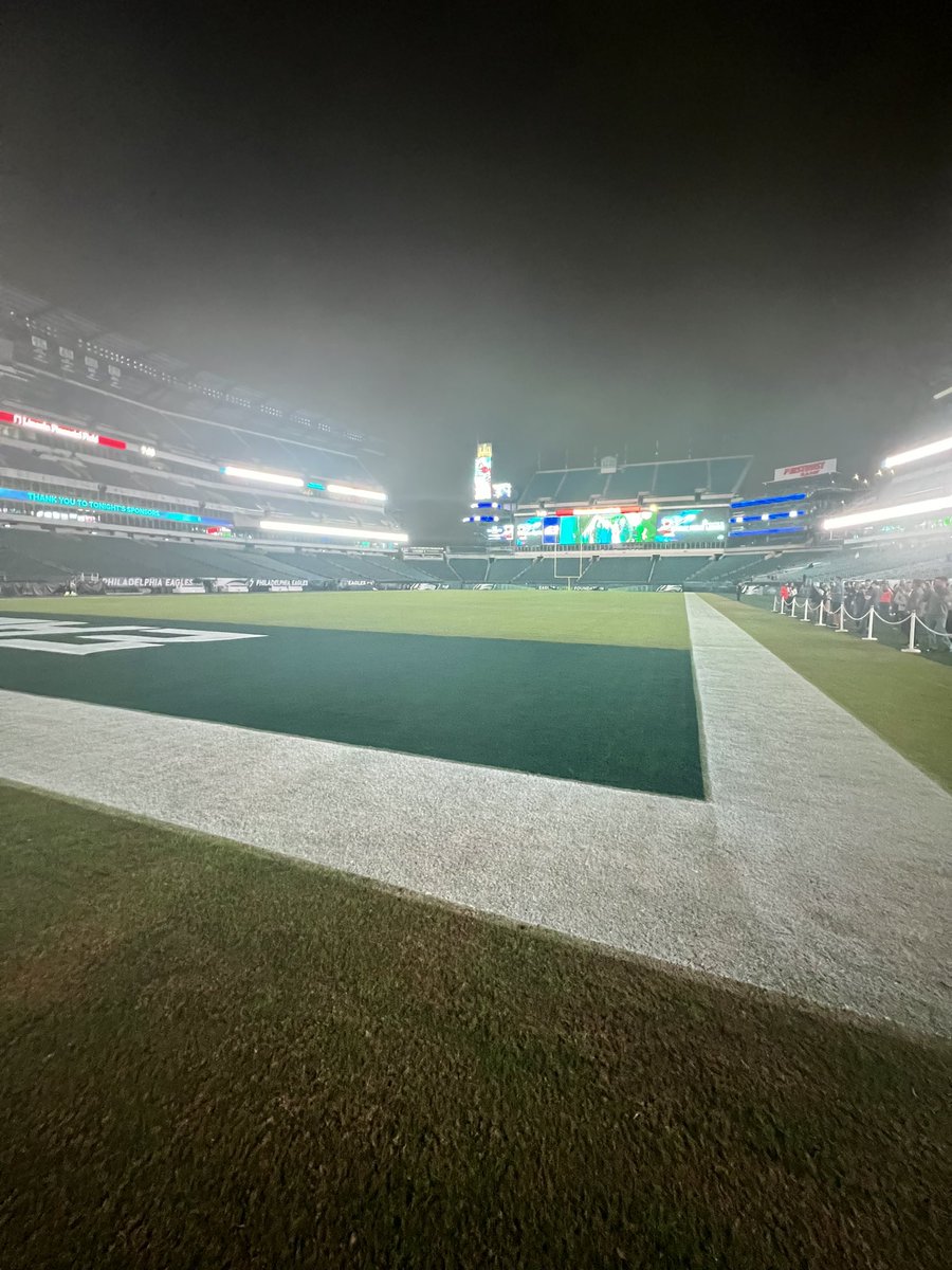 joditravers's tweet photo. Fun opening night @LFFStadium #NECAPhilly23 https://t.co/iptw9oeBS2