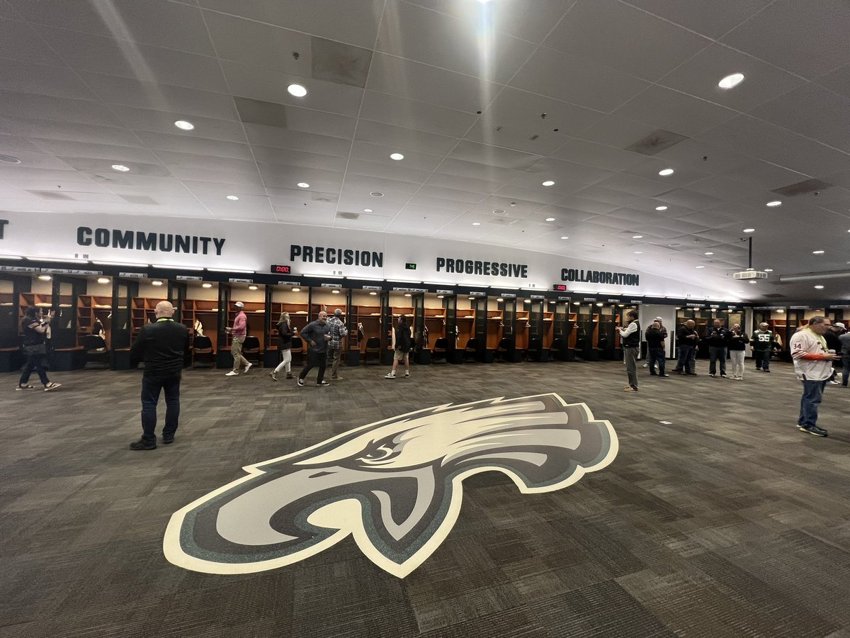 joditravers's tweet photo. Fun opening night @LFFStadium #NECAPhilly23 https://t.co/iptw9oeBS2