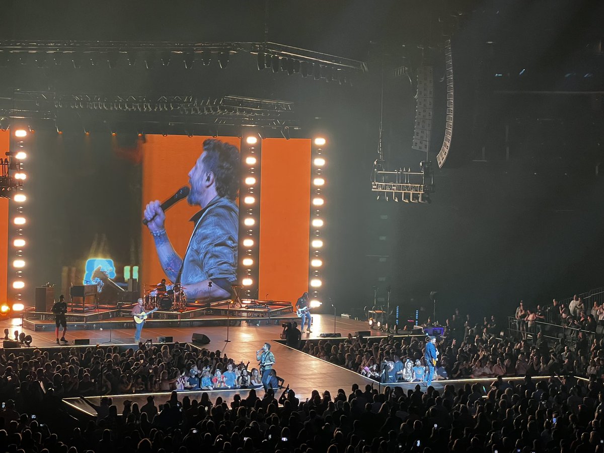 chattycathy9's tweet photo. Old Dominion #nobadvibes #lifeisshort #makeitsweet https://t.co/kMEqrU0XFu
