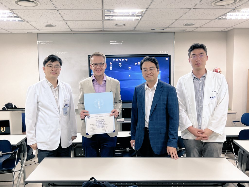 MA__Schneider's tweet photo. Finishing fantastic 4w #ESA supported observership in gastric cancer surgery at @snuh_official under @HanKwangYANG1 with #KINGCA2023 attendance! Thx to SNUH team for this amazing eyperience followed by some family time to explore beautiful 🇰🇷! #SoMe4UGI #gastriccancer https://t.co/rAwRG4J3HA