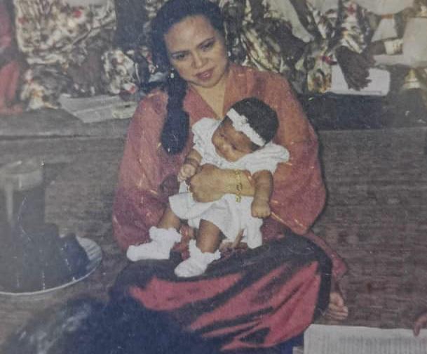 adibhazlami's tweet image. Lagu Nur Nilam Sari sebenarnya mempunya latar belakang yang mendalam bagi sang pencipta lagu.

Permulaanya ia dicipta sebagai lagu kesyukuran sang ayah setelah menerima anak perempuan yang dinantikan setelah sekian lama.

Tetapi bertukar menjadi lagu tribute kepada arwah isteri…