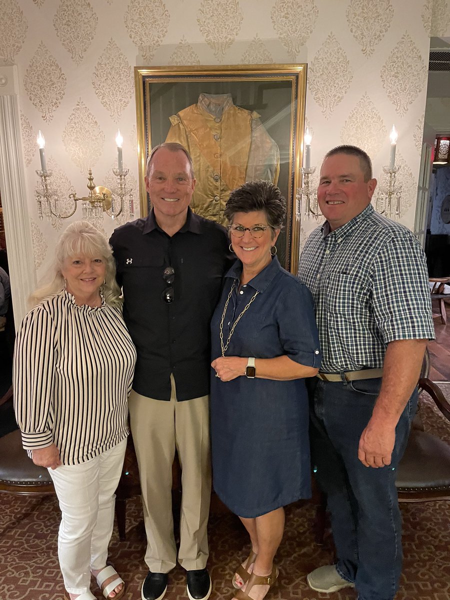 BarryLCameron's tweet photo. Just finished a terrific dinner with dear friends/family, Tim and Jana Smith Thore, at the amazing Merrick Inn in Lexington.
So many memories. We love these people and love this place.
#FaithfulFriends
#HolyGround
#WayneSmith https://t.co/dlZHsi0y3P
