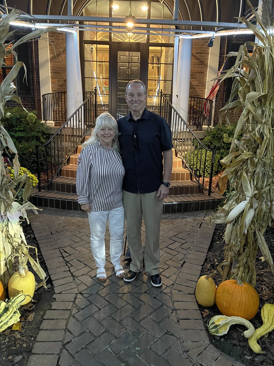 BarryLCameron's tweet photo. Just finished a terrific dinner with dear friends/family, Tim and Jana Smith Thore, at the amazing Merrick Inn in Lexington.
So many memories. We love these people and love this place.
#FaithfulFriends
#HolyGround
#WayneSmith https://t.co/dlZHsi0y3P