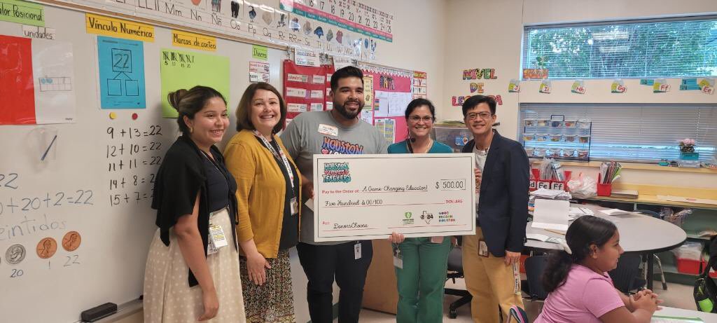 Thank you @GoodReasonHou for surprising Ivy Montesinos with a show of appreciation and a check! We are grateful for the recognition you have given our Park Place veteran teacher and all other dedicated and hardworking teachers around @HoustonISD!