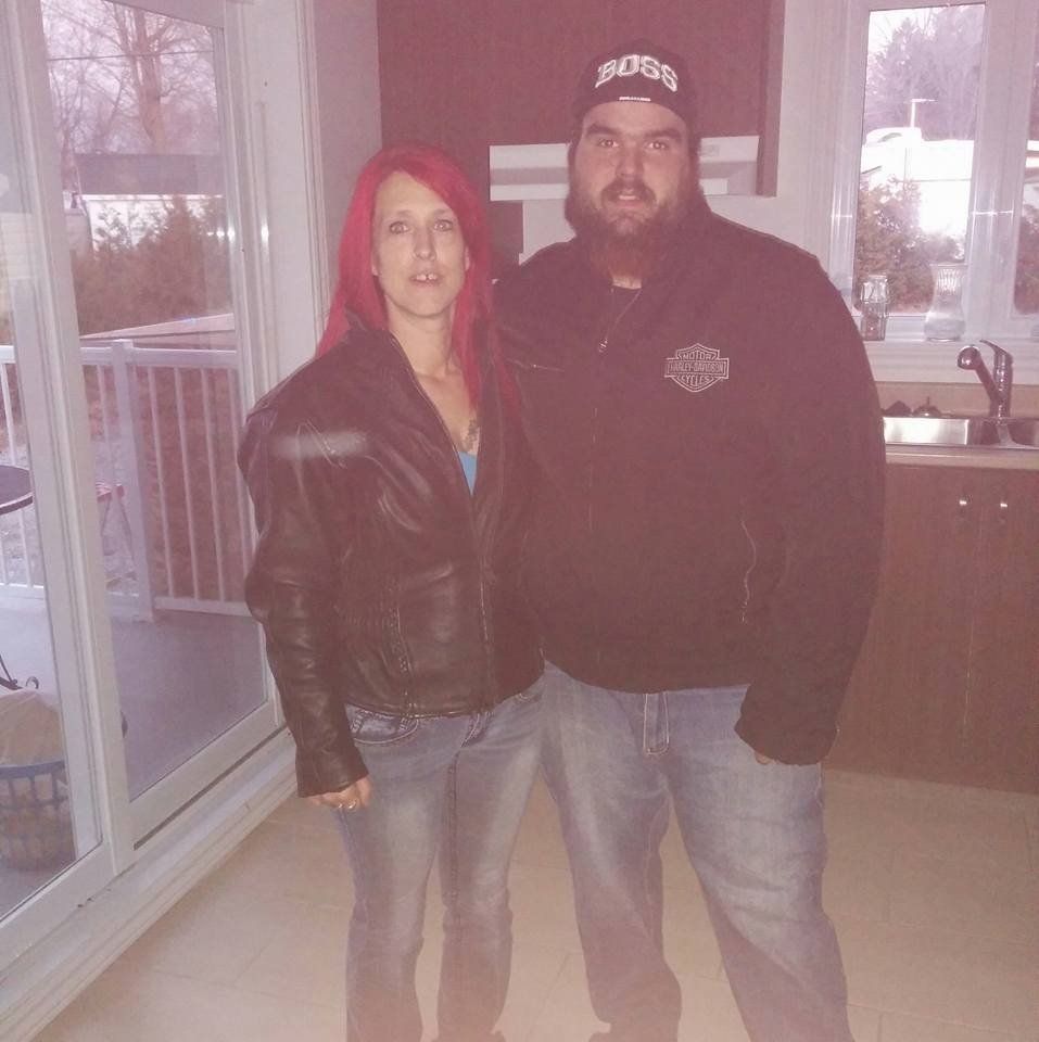 ChiKaDee214's tweet photo. @ItsDeanBlundell This is her and her boyfriend they had a company together.  She is a follower of Queen Romano Didulo and he is the guy that threatened PMJT and was shot by cops this week.  She has also been in trouble before for abusing children.  She goes by the name Melinda Stone now https://t.co/1rjrXeym7F