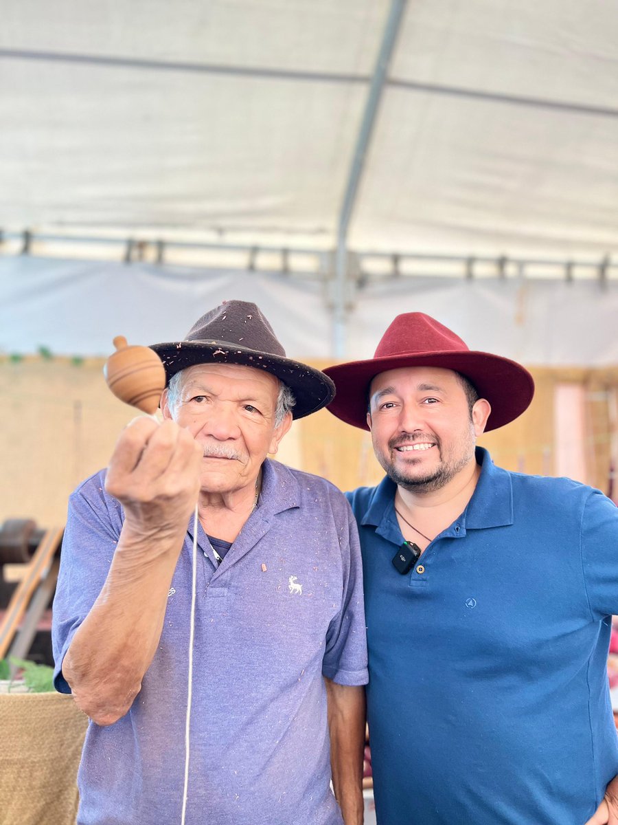 Lozanodelcampo1's tweet image. Aprendí que lo sano es apoyar el artesano #echoamano