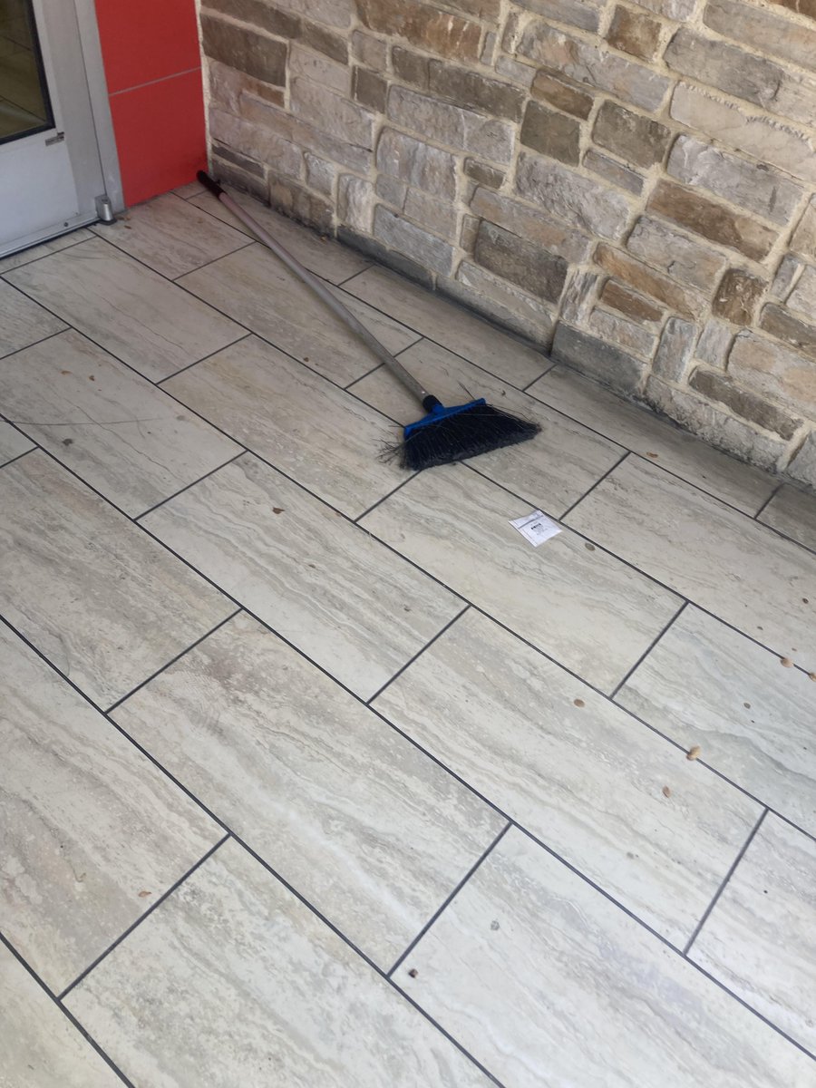 StricklyForTheP's tweet photo. We had the worse experience @BurgerKing  in Garland, TX.  We walked up to the door the broom was laying outside in front the door.  We walked in &amp; at the counter was the mop bucket. The tables were filthy, full of food everywhere. The Ice machine filthy, with no ice. https://t.co/UtzhoYADzq