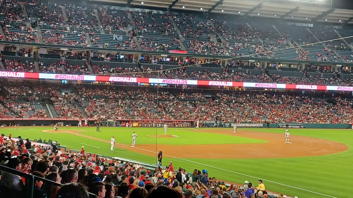 StimpyJD's tweet photo. Watching some awful baseball. 😂
#FisherOut #MorenoOut #SellTheTeam https://t.co/T994L8xD2R