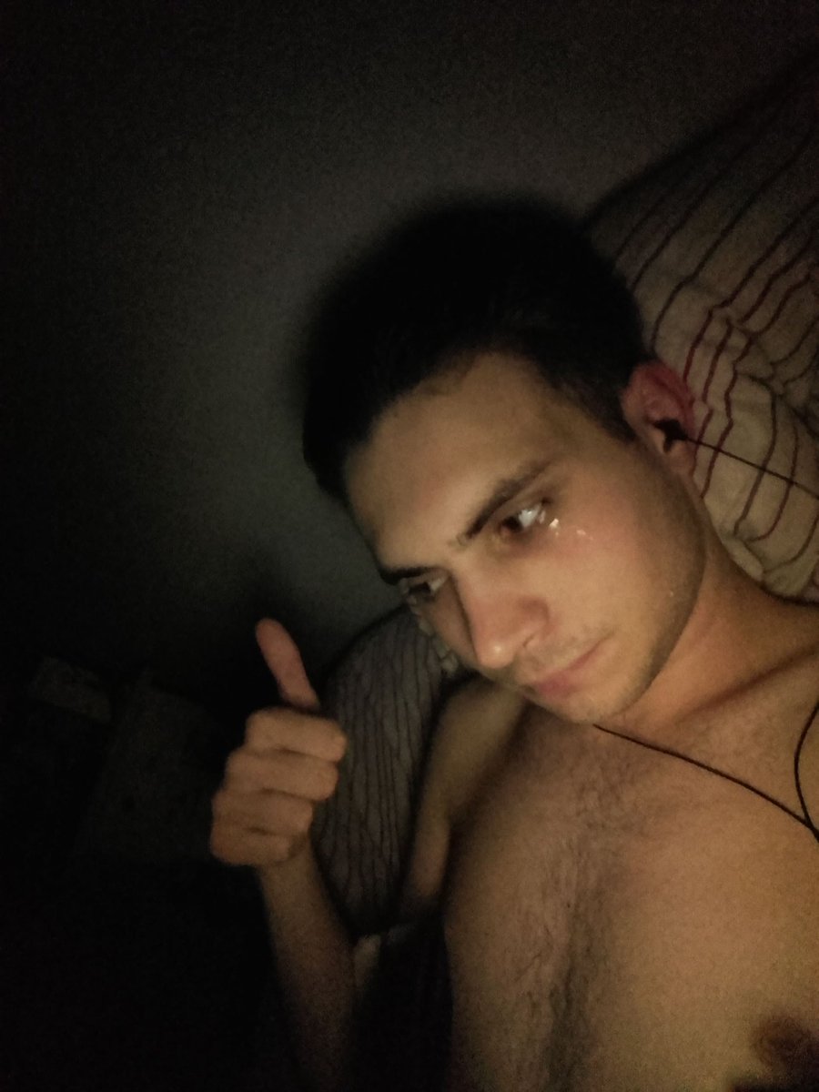 la que me gusta sale hoy y me mostró como se vistió y está hermosa obviamente lo que significa que se le van a tirar 70 pajeros mientras yo me quedo viendo tiktoks de españoles completando retos de fútbol