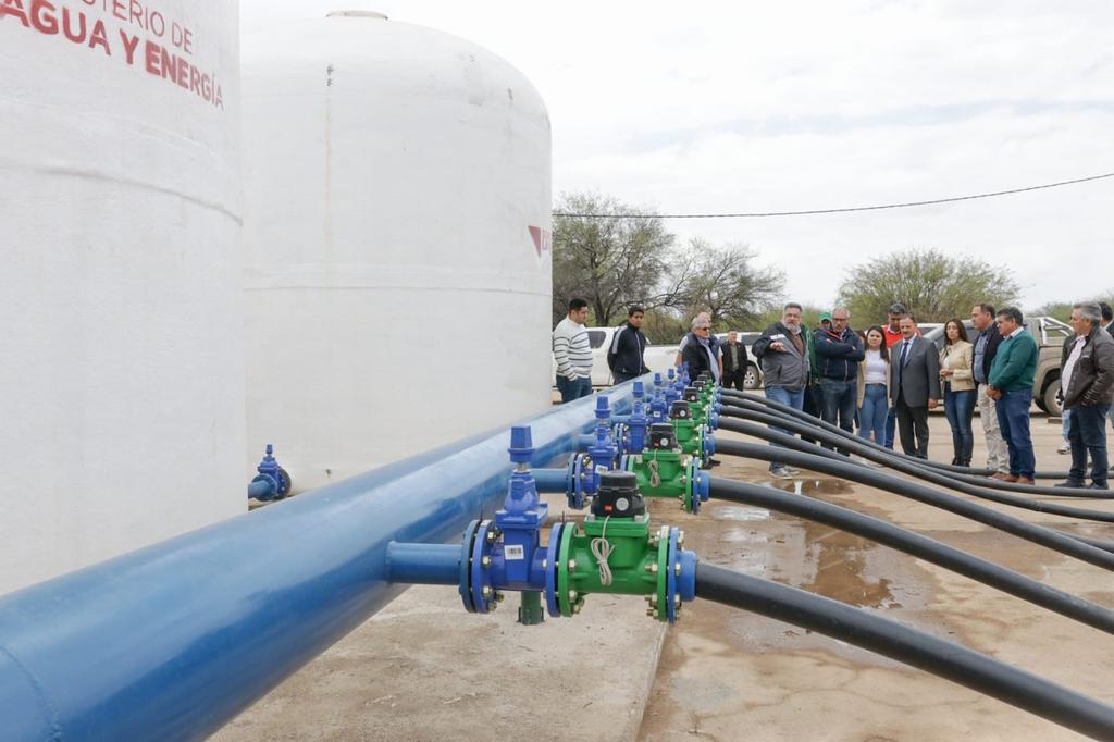 QuintelaRicardo's tweet photo. Inauguramos la Planta de Agua en Pozos San Carlos, una primera etapa de esta obra que llevará alivio a las familias de Chepes permitiendo que el agua llegue de forma permanente a todos los hogares. Es importante que este recurso se encuentre presente y sea accesible en cada rincón de nuestra provincia ya que también ayudará a combatir las altas temperaturas.