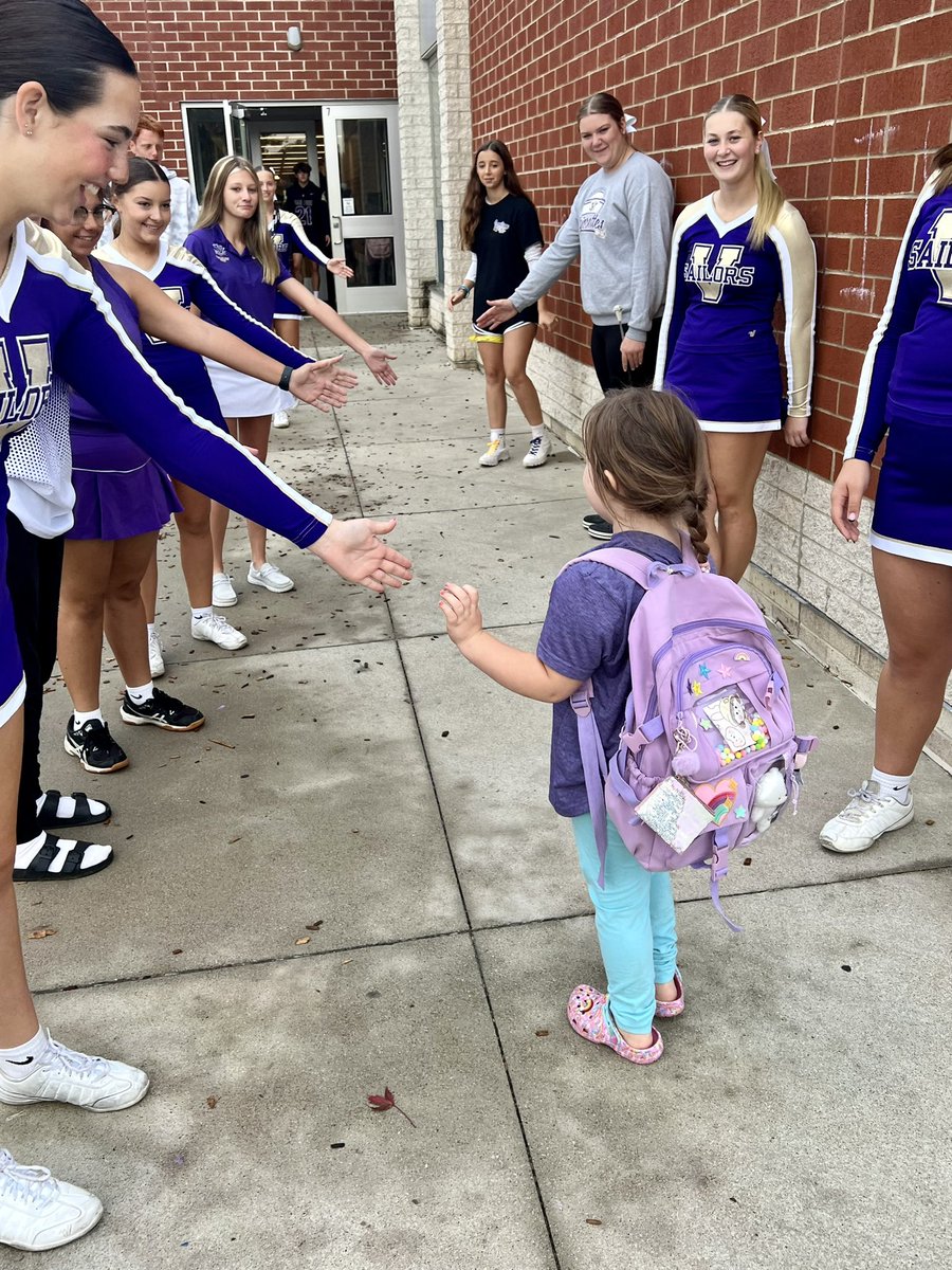 The best way to “start with hello!”
Happy Homecoming, Sailors! ⚓️💜