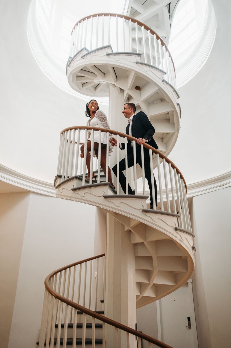 ayeeTayRen's tweet photo. Because I’m absolutely obsessed with my engagement photos https://t.co/AtUR2QrLIg