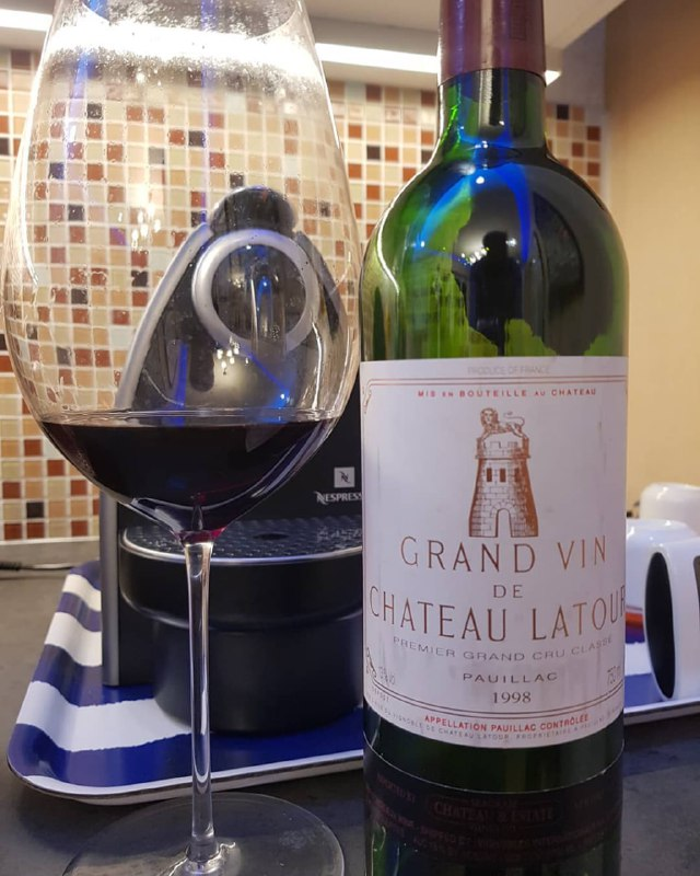 World1Alice's tweet photo. ChΓ’teau Latour/Pauillac 1998 One of the First Growths of Bordeaux
#Latour
#Bordeaux
#Pomeroon
#winelovers
#sipwine https://t.co/zizM3XnybT