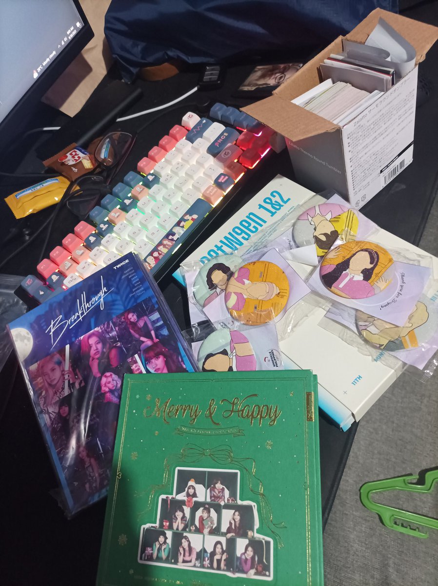 redjamframe's tweet photo. freebies!
hope to see you guys https://t.co/Enj33FpcSE