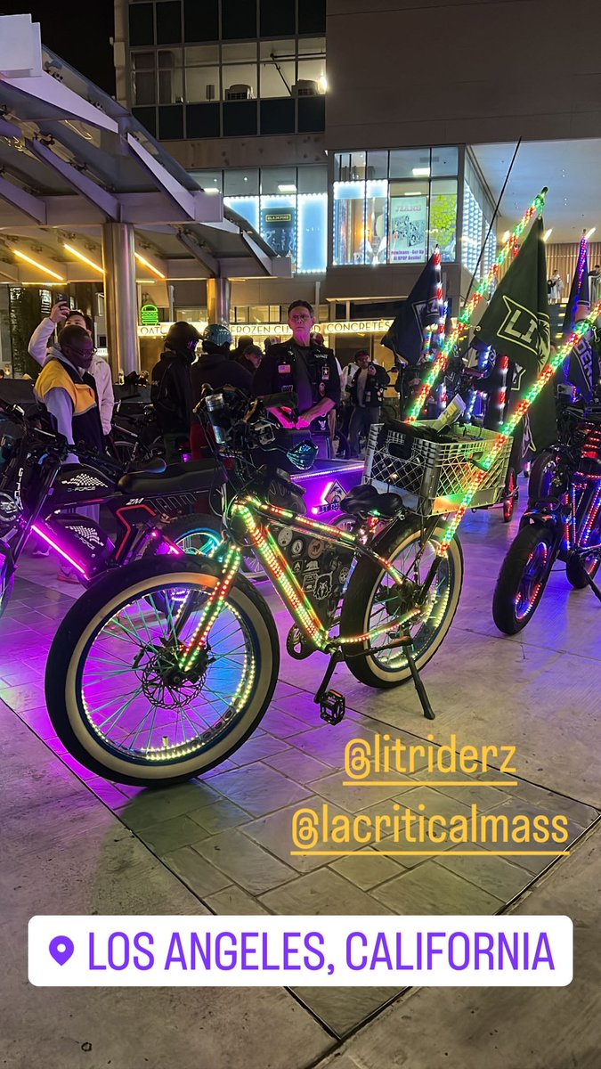 Sebring the party on wheels!!! 

#litriderz #LACriticalMass #bikelife