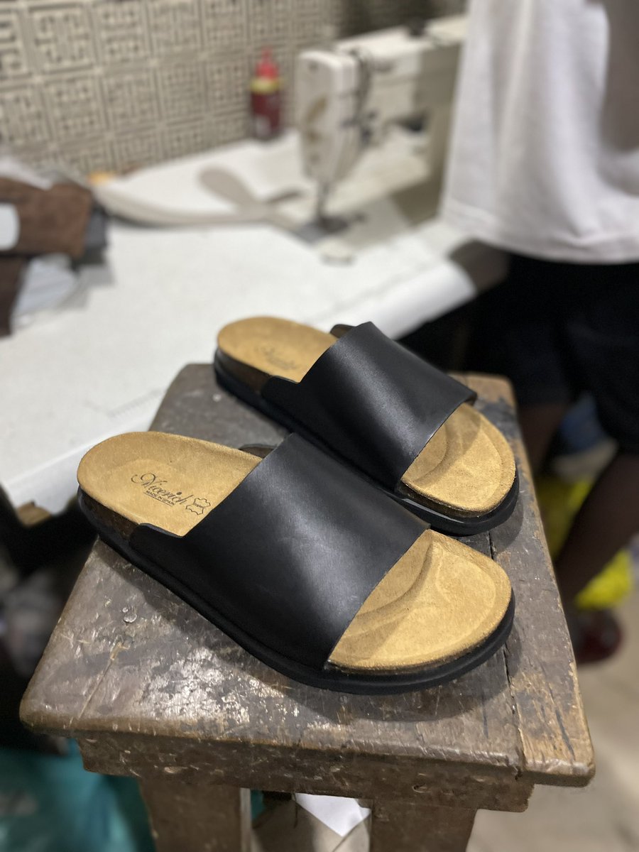 olawale24x's tweet photo. Stephen King.
Our Birkenstock Is available on pre-order.
Price - H13000 only.
##handmadesandals #fashionstylestreet #fashionnaijada
#naijaentreprenuers #lagosentreprenuers https://t.co/NqVL7k3VvY