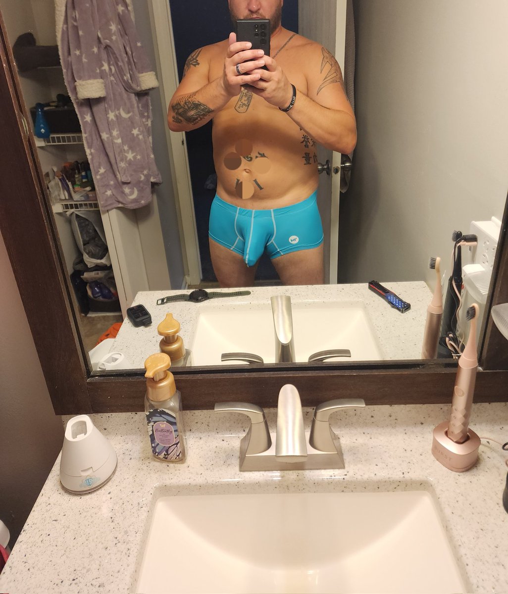 Justme8410's tweet photo. @Onlypoolfans just a few from the shower tonight also another extra maybe appreciated maybe not hope so though. https://t.co/UBEjzu94xG