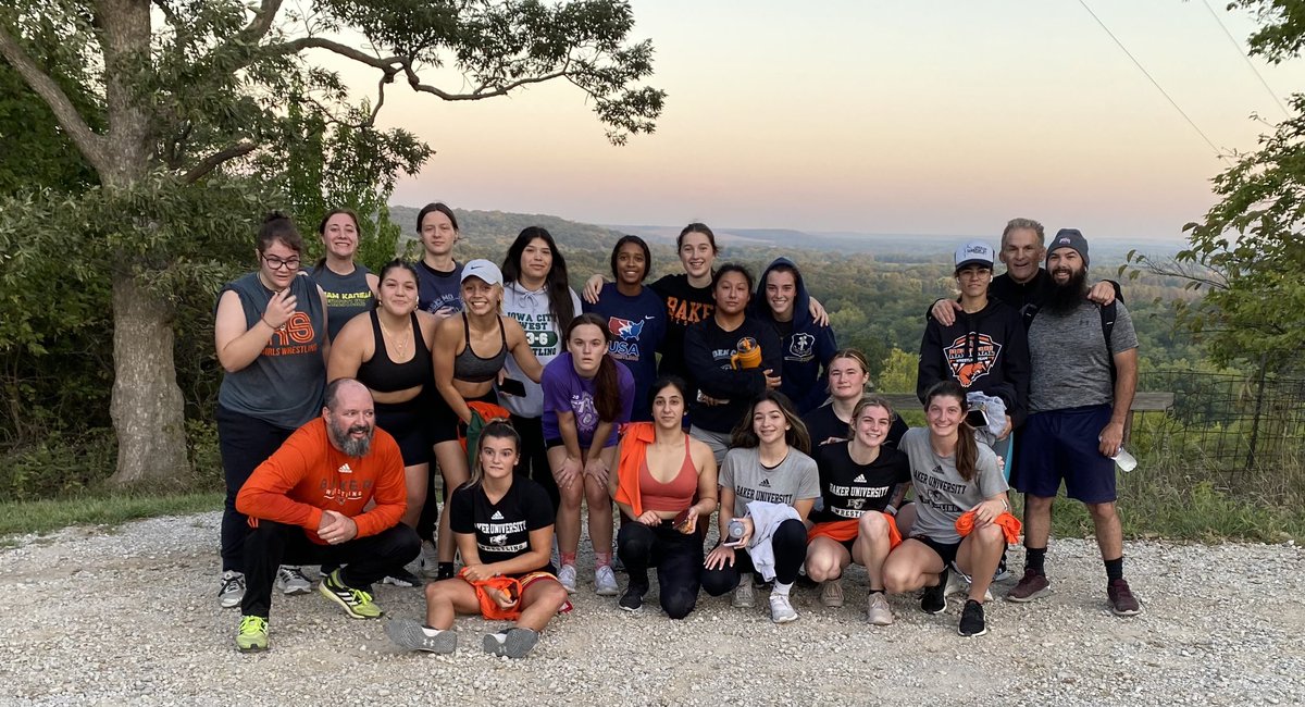 BakerWomensWR's tweet photo. Always Over Deliver and,
Make Every Day a Winning Day.

Post Signal Oak team pic with a great group that is quickly becoming a TEAM. 

Day 1 begins on Monday and we are ready #BakerStrong https://t.co/aornnzuaVe