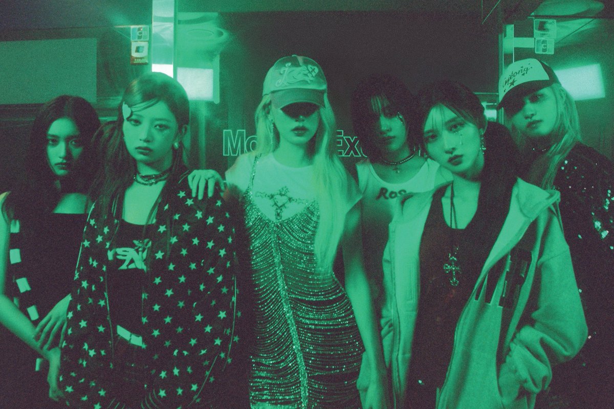 IVEstarship's tweet photo. IVE
THE 1st EP
<I'VE MINE>

'Either Way' 
💿 https://t.co/kuXYkggYs0

#IVE #아이브
#1stEP #IVEMINE
#Eitherway #OfftheRecord #Baddie https://t.co/j97Z1kffwM