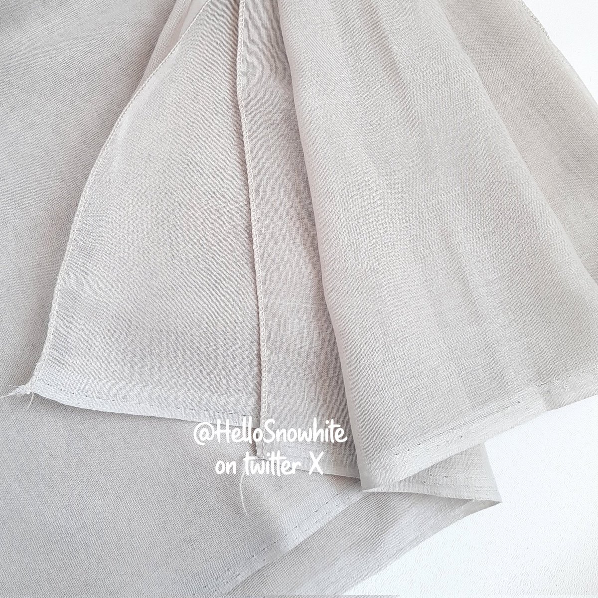 HelloSnowhite's tweet photo. Kerudung Paris Jadul
Dari dulu suka sm paris jadul. Murah bgt cuma 13rbuan.
Brand ini bikin tegak paripurna gampang diatur. Trus klo ga disetrika pun ga keliatan kusut bgt. 
Pernah saking mager disterika, lngsung pke aja soalnya aman ga kliatan kusut bgt
•https://t.co/Z0uRIzQqOR https://t.co/p1sW1OxxNZ