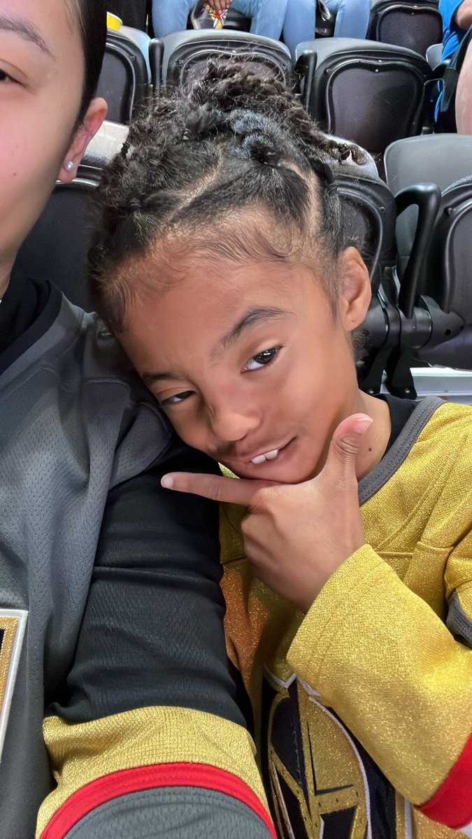 lauren ash tweet media