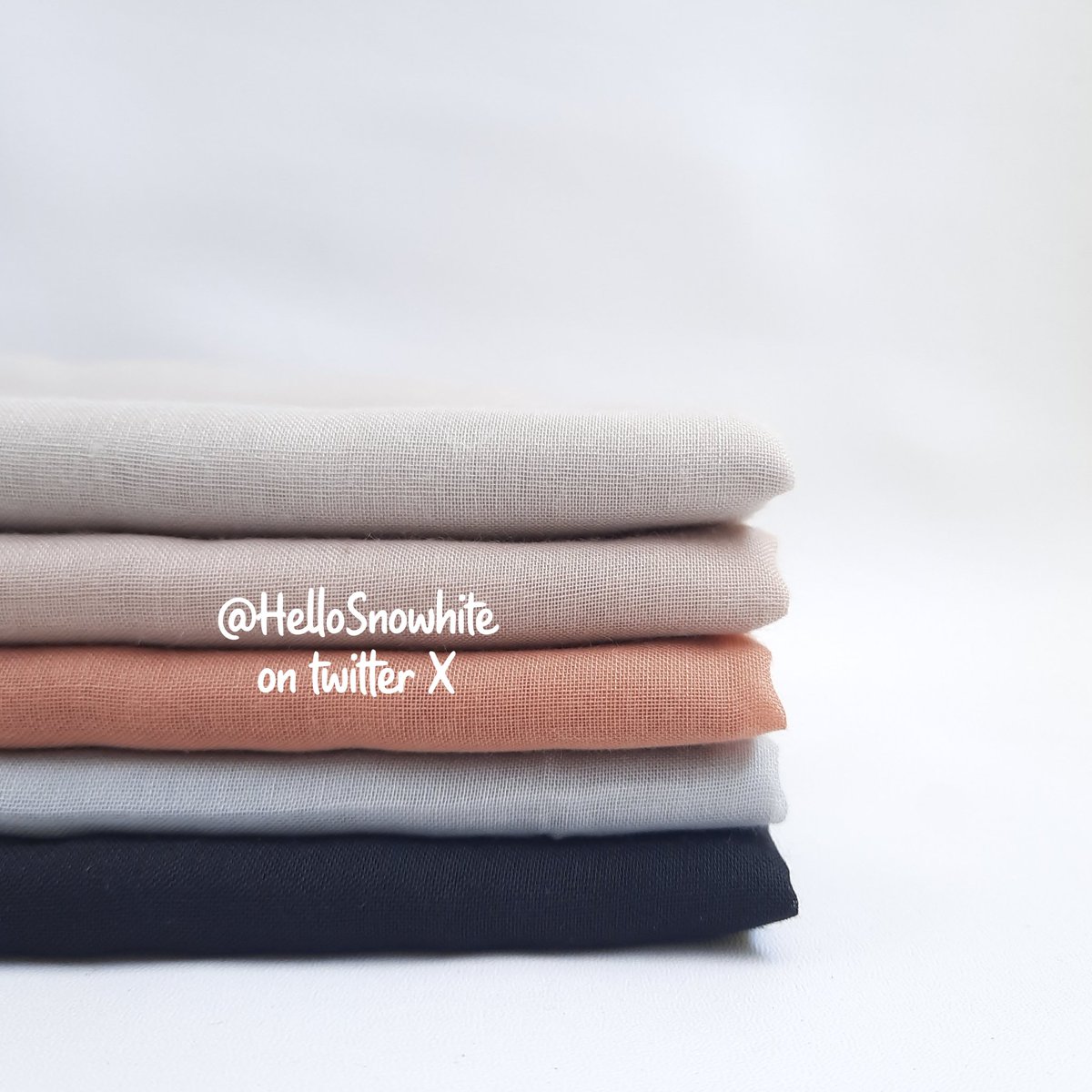 HelloSnowhite's tweet photo. Kerudung Paris Jadul
Dari dulu suka sm paris jadul. Murah bgt cuma 13rbuan.
Brand ini bikin tegak paripurna gampang diatur. Trus klo ga disetrika pun ga keliatan kusut bgt. 
Pernah saking mager disterika, lngsung pke aja soalnya aman ga kliatan kusut bgt
•https://t.co/Z0uRIzQqOR https://t.co/p1sW1OxxNZ