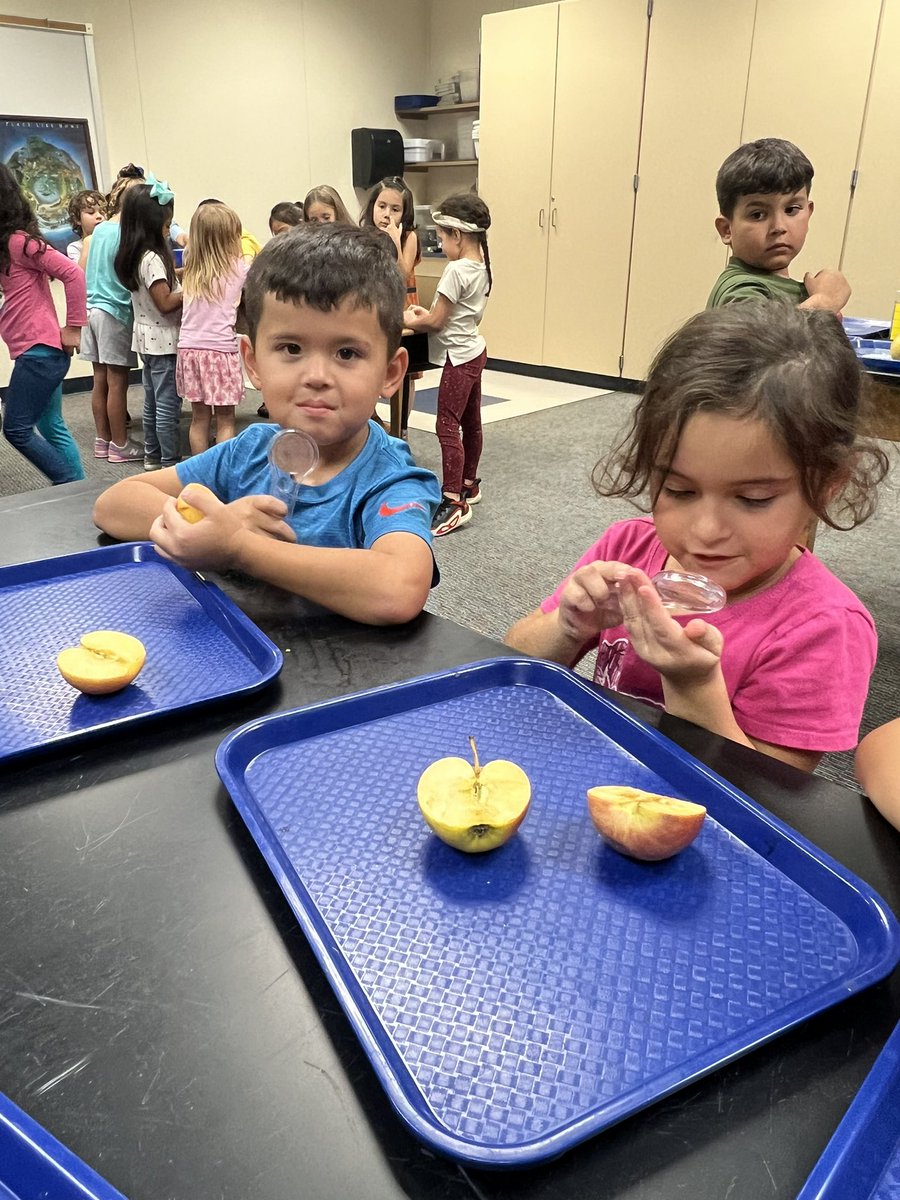 serranoatschool's tweet photo. Apple Lab is always a hit! 🍎🍏 https://t.co/dQ50aBAUxA