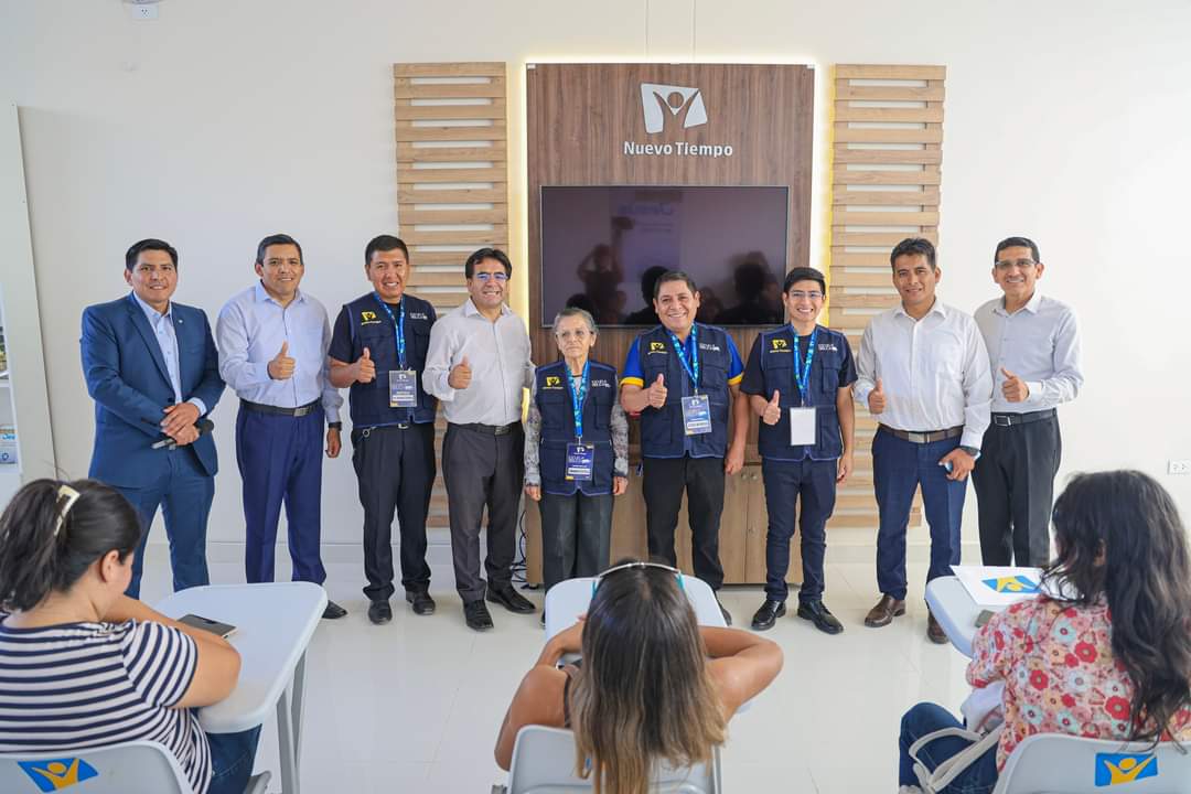 NuevoTiempoPeru's tweet photo. ❤ ¡Gloria a Dios!
🌟 Hoy celebramos e inauguramos la nueva señal 101.1 FM 📻 de #RadioNuevoTiempo 🇵🇪 en #Chepen a través de un pasacalle para promocionar la #emisora que ofrece #paz y #esperanza ahora a más de 75 mil corazones en el norte del Perú. 🤩 ¡Amén! 🙏
#RID #Iasd https://t.co/Az7o8UBfvr