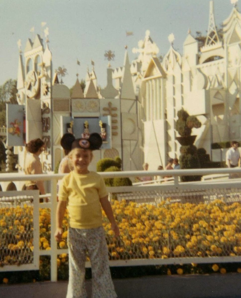 katewalshup's tweet photo. "Throwing it back to my some of happiest moments on the happiest place on earth ✨ As u can see...not much has changed 😏💖🎡" 

📲 | Kate Walsh via Instagram Post. https://t.co/SvS9Y9edZw