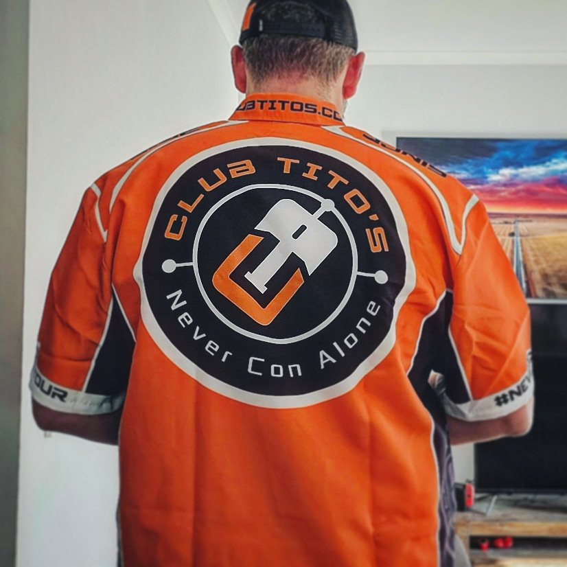 Mrgiant81's tweet photo. If you're at Blizzcon 2023 and see th giant orange shirt....say g'day.
I'm all about the new friends.
@ClubTitos is the family you never knew you wanted :)
#neverconalone https://t.co/SotSs4M61E