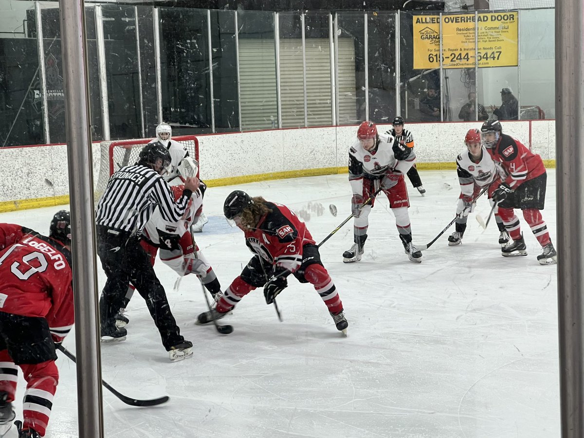 cmichellesmith's tweet photo. Catching a @NSHspartans game tonight! Great hockey! ❤️🏒🖤 Thanks @PenaltyBoxRadio for the idea! https://t.co/PbPJiiBpOJ