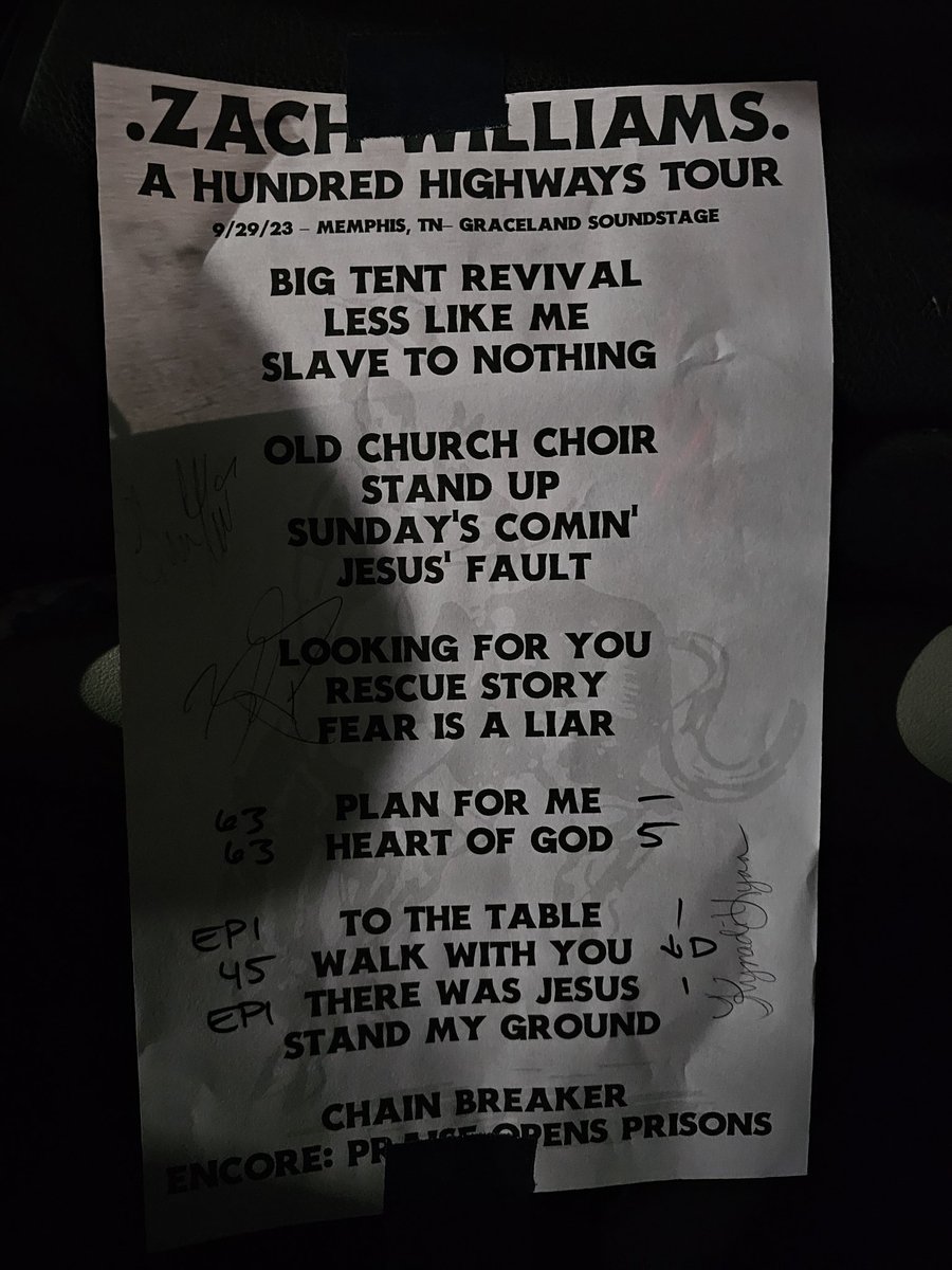 GrayK06's tweet photo. @zachwilliams I wasn't able to get your signature on it, but I at least got your set list! Greatest birthday! #MYSHARE @VisitGraceland https://t.co/B1die3a1U8