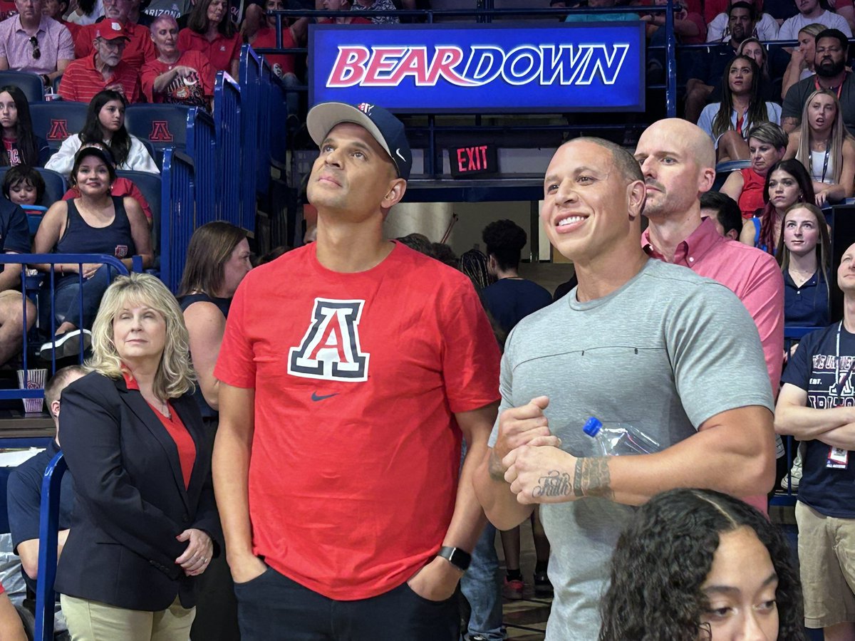 Wildcats1290's tweet photo. The boys who made it 1 National Championship Drive!
#MilesSimon
#MikeBibby
#BearDownFriday https://t.co/b0iBUSWRPu