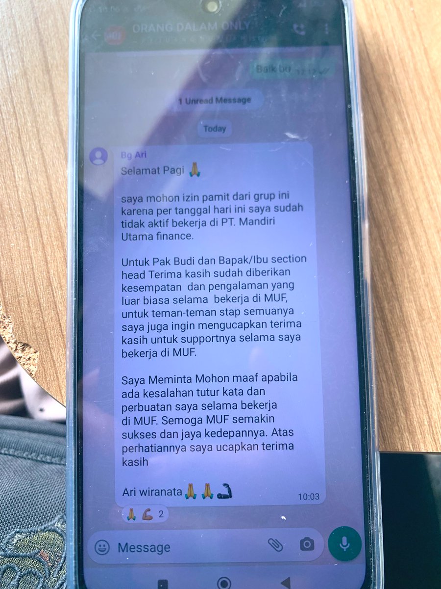 efngrhno's tweet photo. Pagi ini rasanya emosional sekali. Walaupun baru kenal ntah knp ada rasa haru di dalamnya. Sedikit byk ilmu yg diajarkan, dan itu sangat2 berharga bagiku. Senior pertama yg mau mengajari aku yg blm ada pengalaman ini. Sukses trs bang, see u on the top! https://t.co/y13spqgVOW