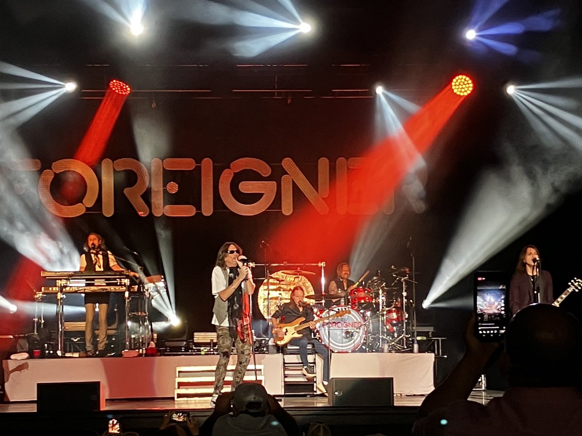 SandSoul66's tweet photo. Foreigner-Opens with “Double Vision”, Chumash Casino.
I was never a huge fan…..this is my second Foreigner consert in the past 12 months. They’re frikin amazing🎸🎸🎸🎸🎸🎸Rock N Roll forever. Classic Rock🤜🏼🤛🏼
Sandee Brown - Jeff Money🫶🏼 https://t.co/15x5ozyBlY