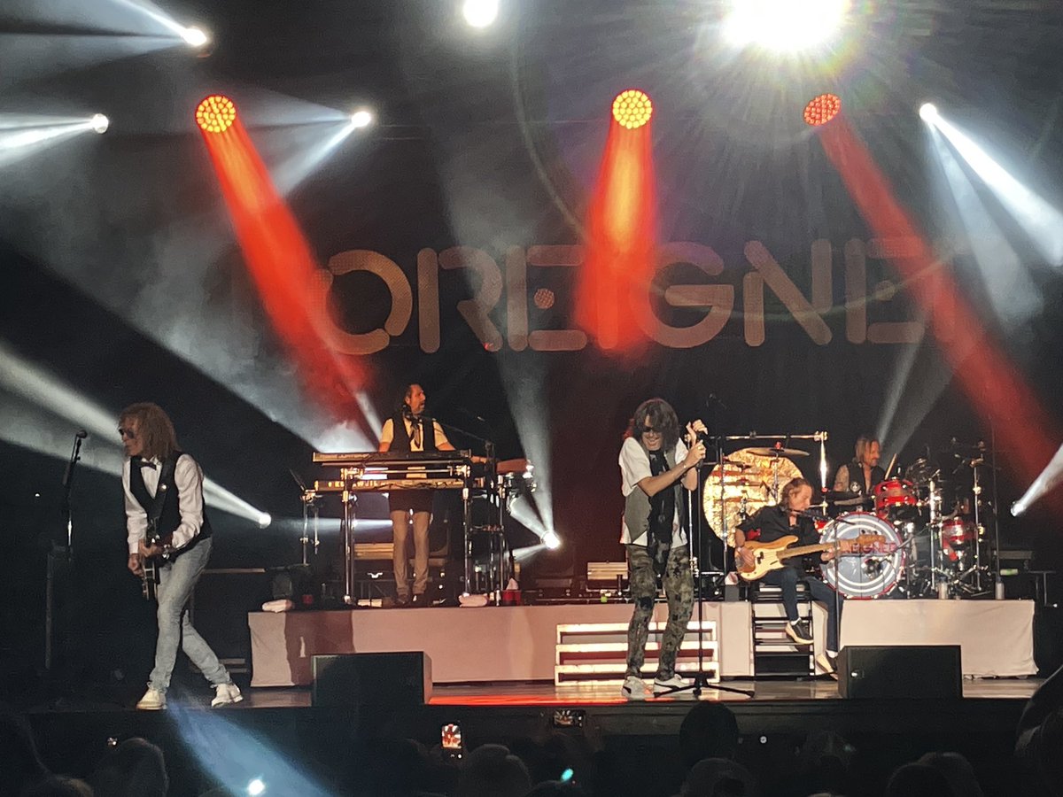 SandSoul66's tweet photo. Foreigner-Opens with “Double Vision”, Chumash Casino.
I was never a huge fan…..this is my second Foreigner consert in the past 12 months. They’re frikin amazing🎸🎸🎸🎸🎸🎸Rock N Roll forever. Classic Rock🤜🏼🤛🏼
Sandee Brown - Jeff Money🫶🏼 https://t.co/15x5ozyBlY
