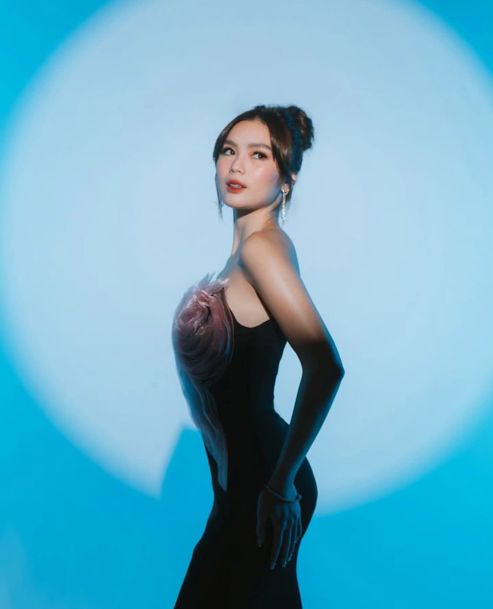 o to m to g!!! the curveess?!!

FRANSETH ANightToRemember
#SETHStunsAtTheABSCBNBall