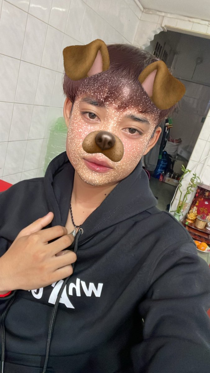 DaRot358965's tweet image. សេដម៉ងភ្ជុំអត់បានទៅផ្ទះ 😌#តាខ្មៅ