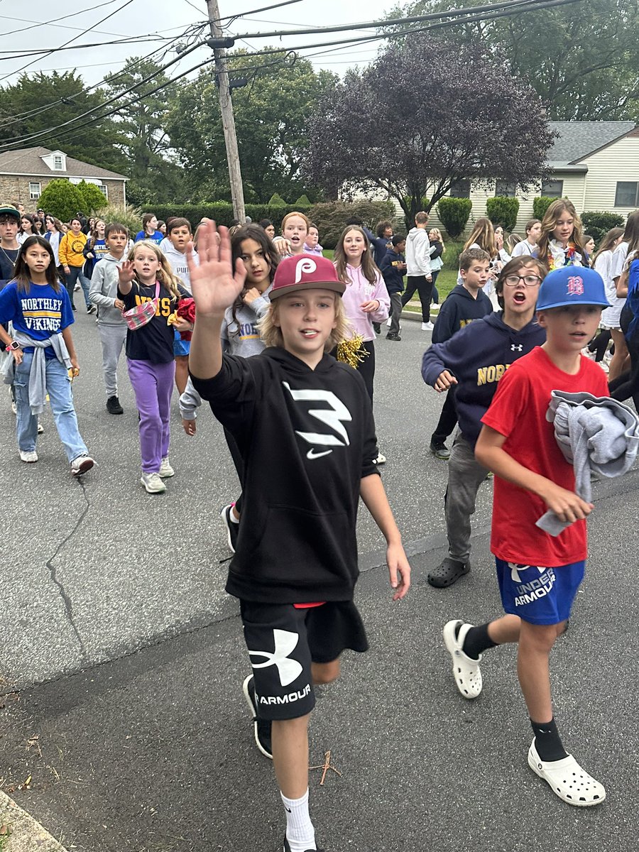 Antonella and I had a blast at the SV Homecoming parade and game tonight! 💙💛🏈🎉 #PennDelcoProud
