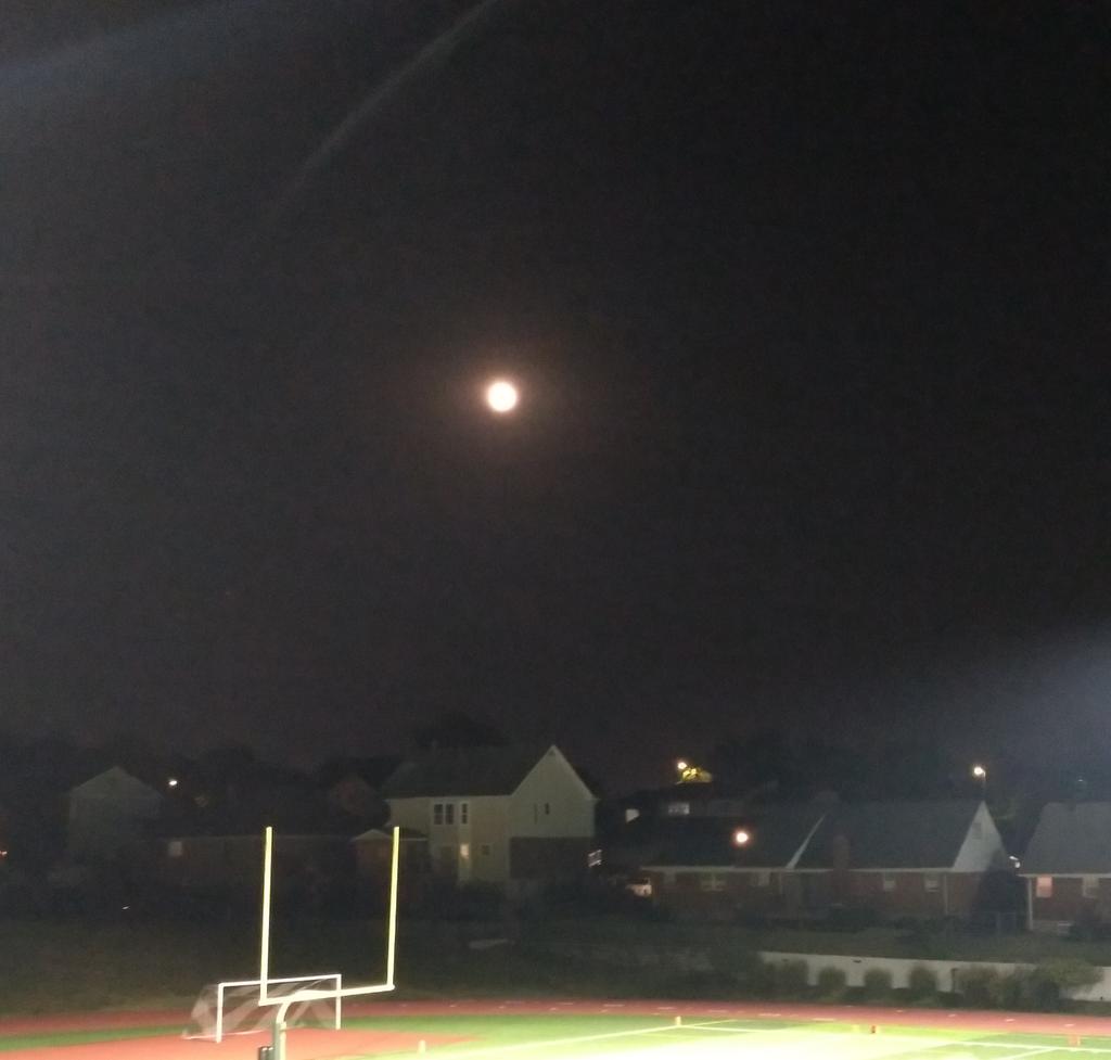 Mizzou_75's tweet photo. Harvest moon over Bayless field at halftime tonight.

#BaylessAllIn  #BringTheStampede https://t.co/Fpk2pIHhib