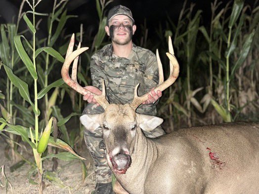 David with the first buck of the year! He took this stud 8 in Hardin county (DSA county)!  Way to kick of the year David!! Congratulations <a href="/DD2ndSucks/">David Diller</a> #HuntOhio