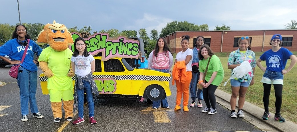 BHSVisualArt's tweet image. Art Club float was fresh #BHShomecoming