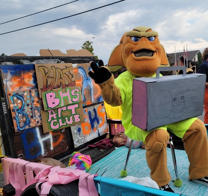 BHSVisualArt's tweet image. Art Club float was fresh #BHShomecoming