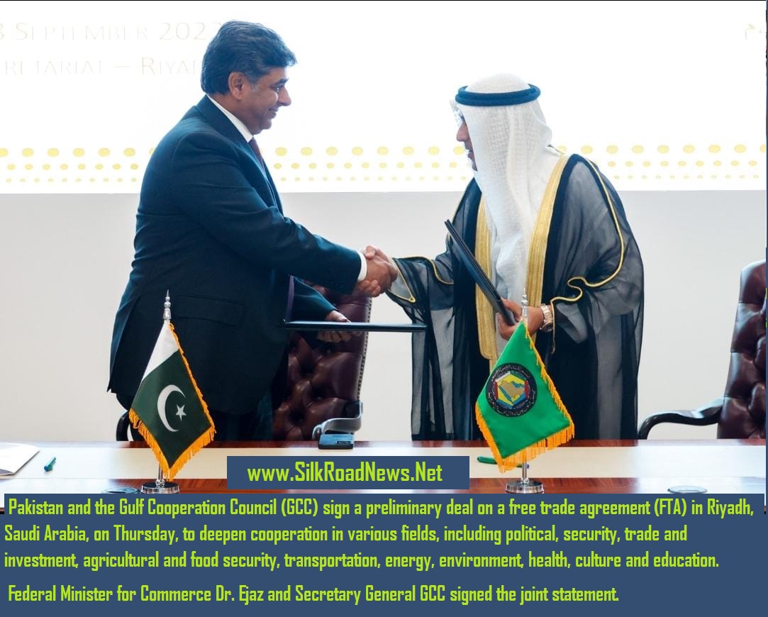 SilkRoadNews's tweet photo. #Cooperation: #Pakistan and the Gulf Cooperation Council, #GCC, sign a preliminary deal on a free trade agreement (FTA) in #Riyadh, #SaudiArabia, on Thursday to deepen #cooperation in various fields, including  #trade and #investment, #agricultural,  #foodsecurity.
@mincompk https://t.co/zBTdDo0R13