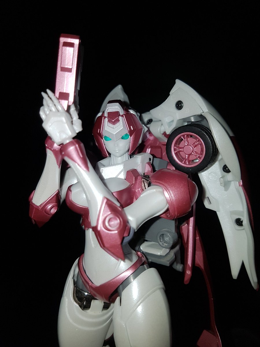 TheLocalBard's tweet photo. I took this pictures of Nicee, so look at them I guess.
#EX01Nicee #Nicee #Pink #RobotGirls #ToyPhotography @Phoenix_BFB https://t.co/0biqthN1yw