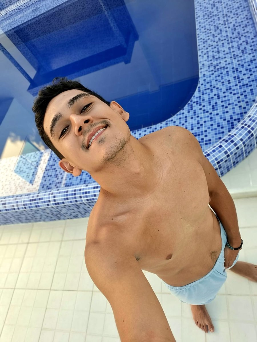 MauroFlight1's tweet photo. ya ando con ganas de algo, pero no se!!
#gboy #hands #boy #boys #men #Swimwear #selfie #loneliness #camscan #only https://t.co/wP4ulvNnXn