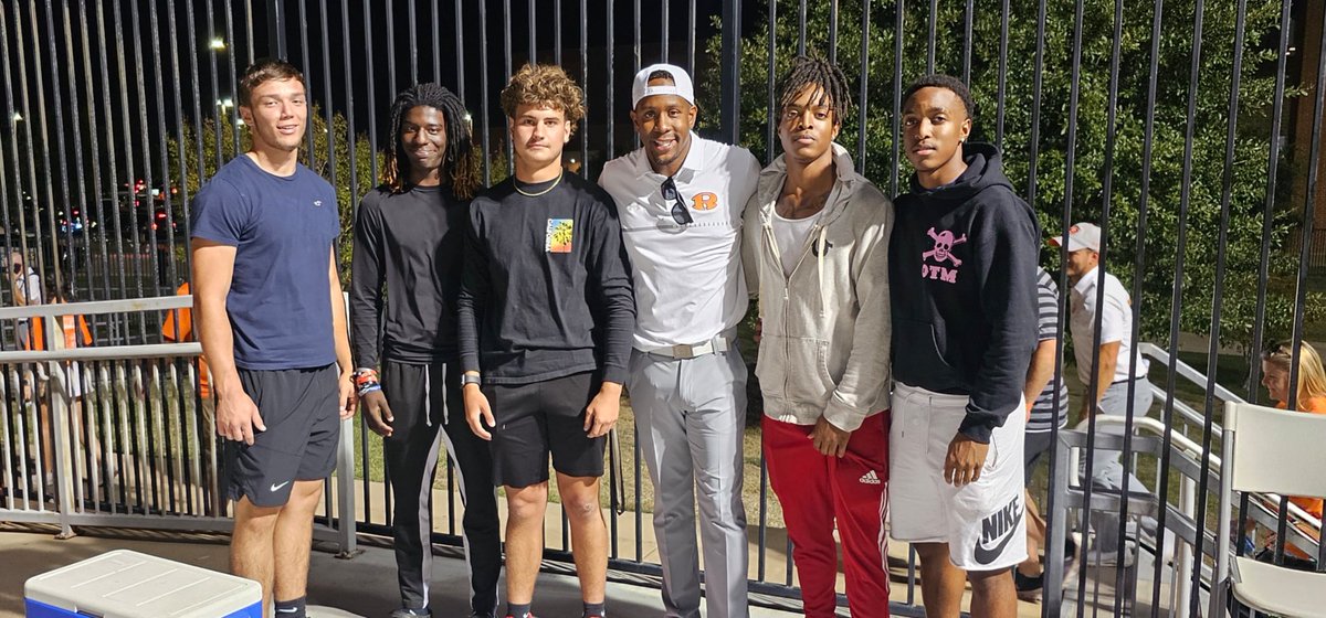 It will always be love for my #NorthSide boys! Thanks for coming to see me on your Bye Week! #Day1s
<a href="/SederLuke/">Luke Seder</a> <a href="/BrycePhillips8_/">Bryce Phillips</a> Hicks Twins.