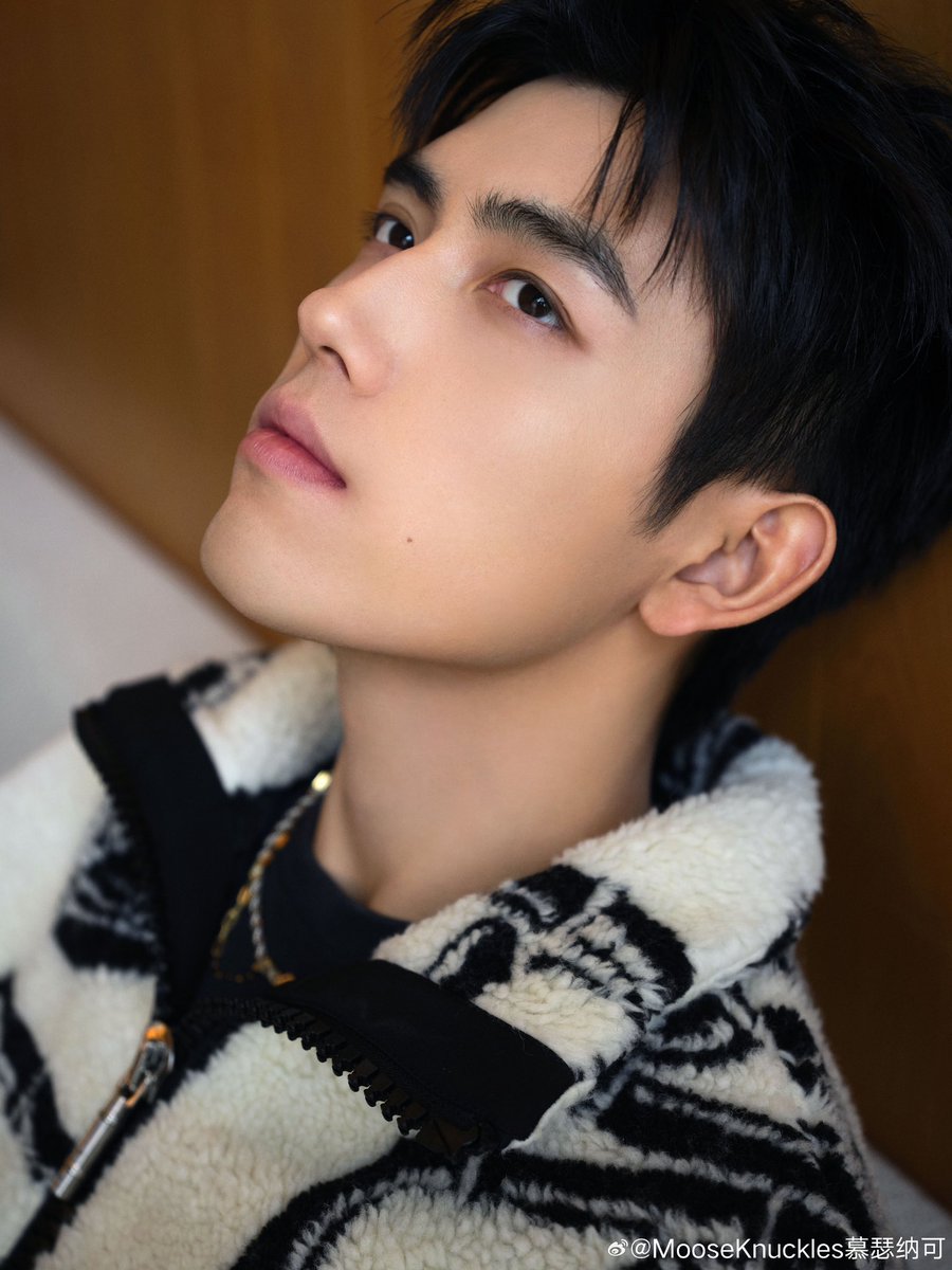 pearlsandcotton's tweet image. MooseKnuckles Weibo update with #ChenFeiYu 🤍🖤