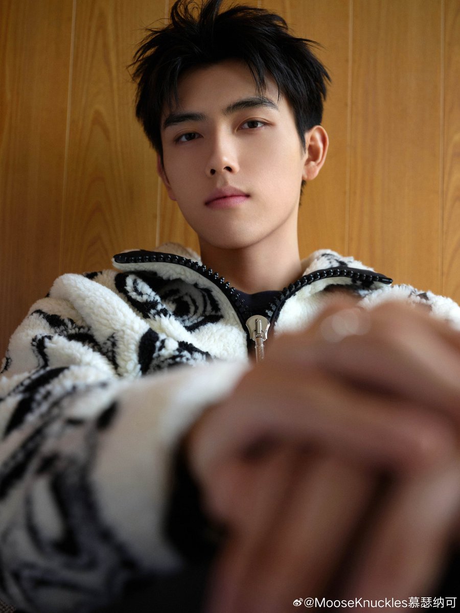 pearlsandcotton's tweet image. MooseKnuckles Weibo update with #ChenFeiYu 🤍🖤
