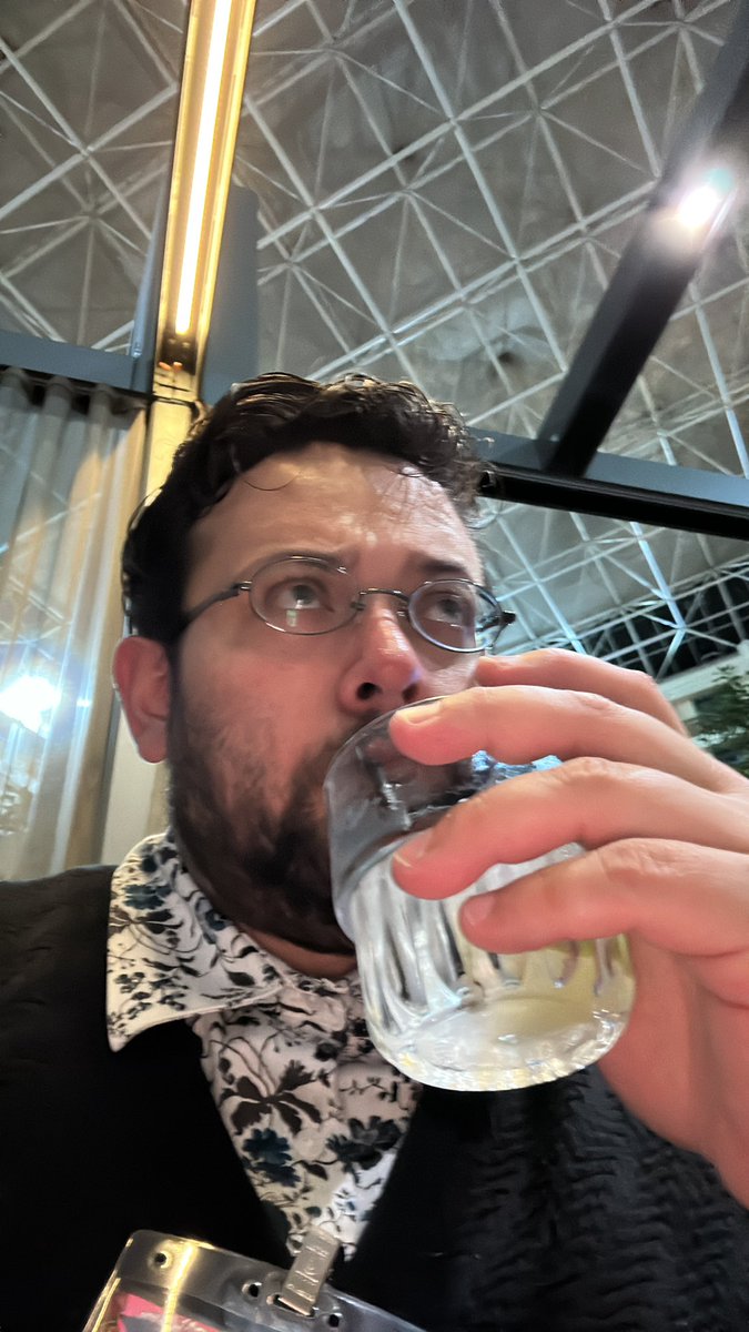 Damn these drinks are too expensive. But I don’t wanna go anywhere. 

#BigBadCon2023 #ComeHang